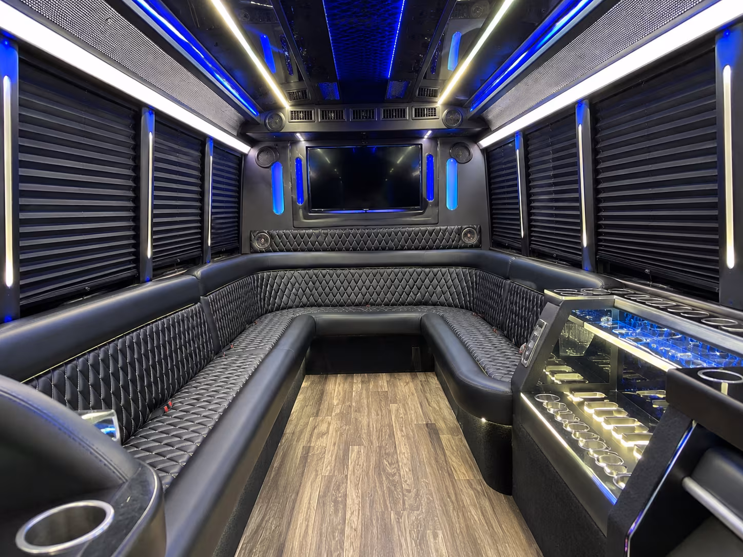 Aberdeen Homecoming & Prom Party Bus Rentals