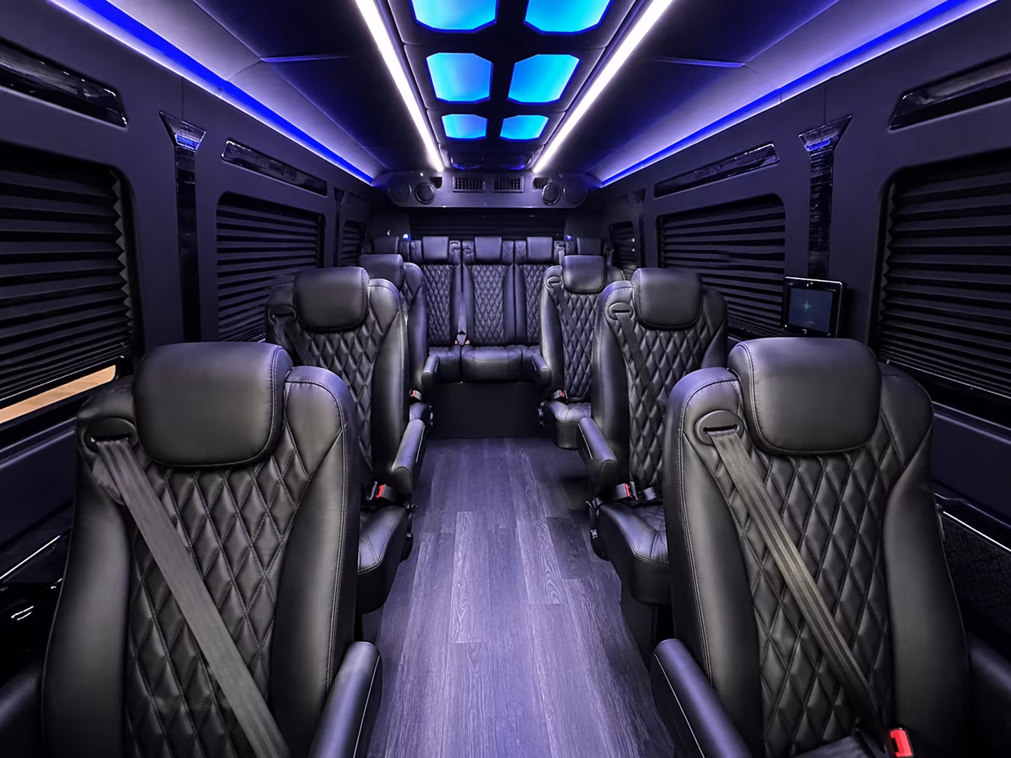 Sioux Falls Airport Shuttle & Transportation party bus exterior
