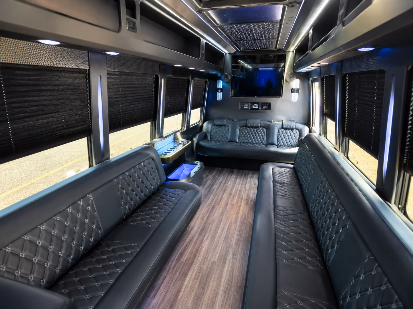 Sioux Falls Birthday, Sweet 16, & Quinceañera Transportation onboard seating