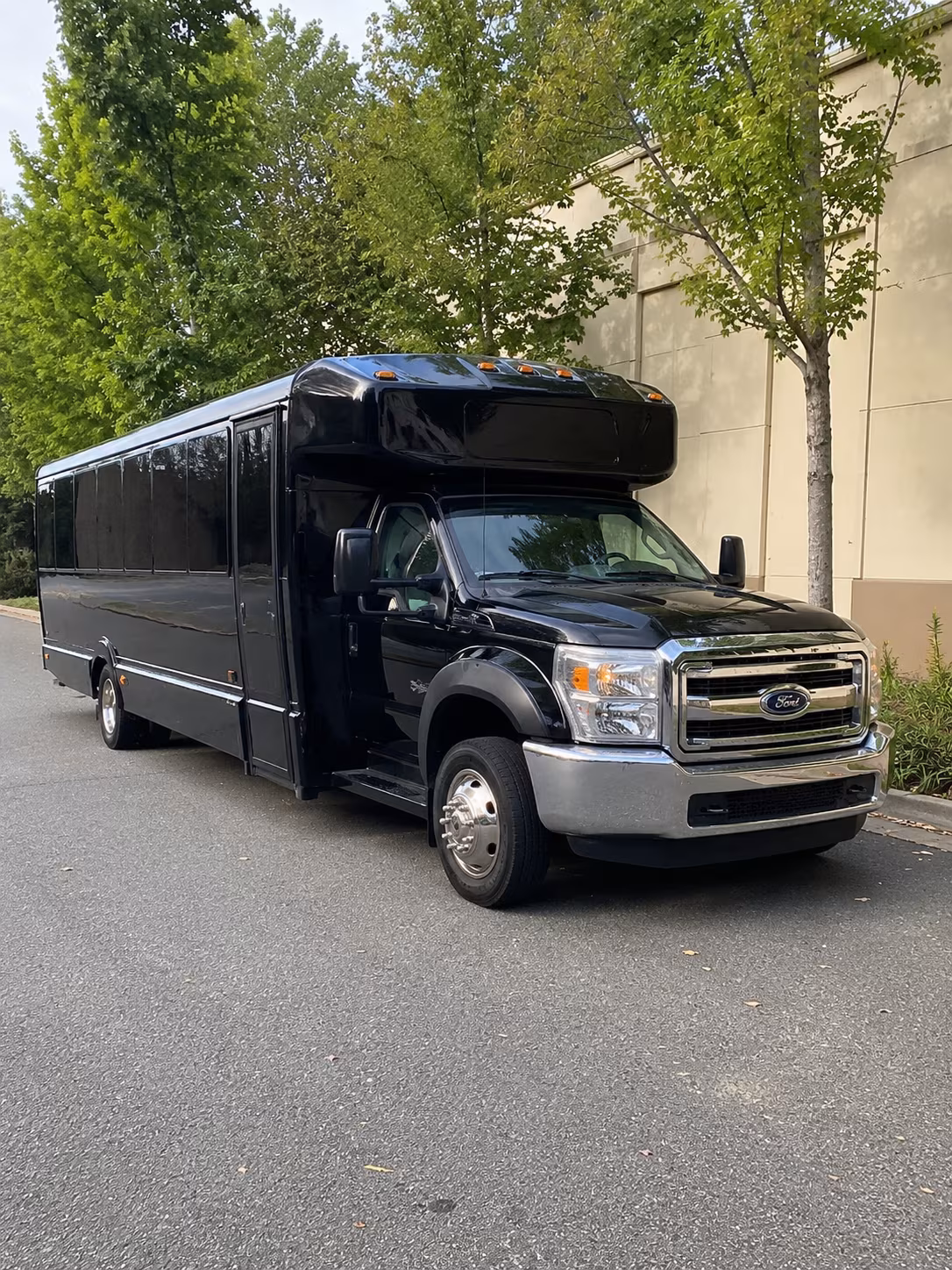 Sioux Falls Winery Tour & Pub Crawl Transportation party bus exterior