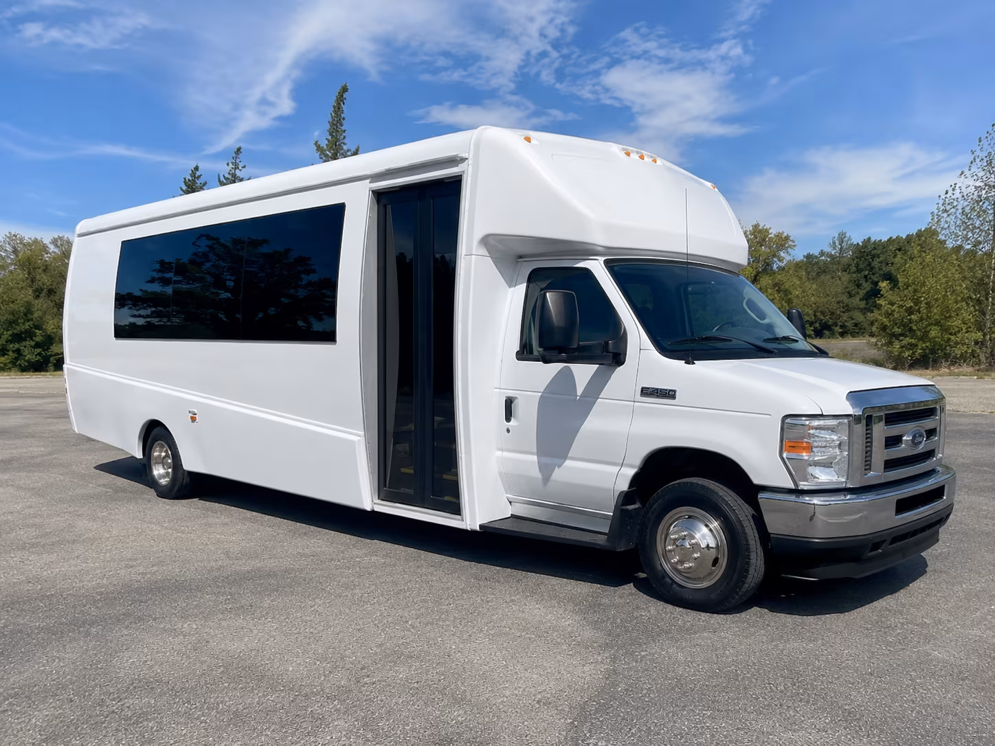 Sioux Falls Winery Tour & Pub Crawl Transportation party bus exterior
