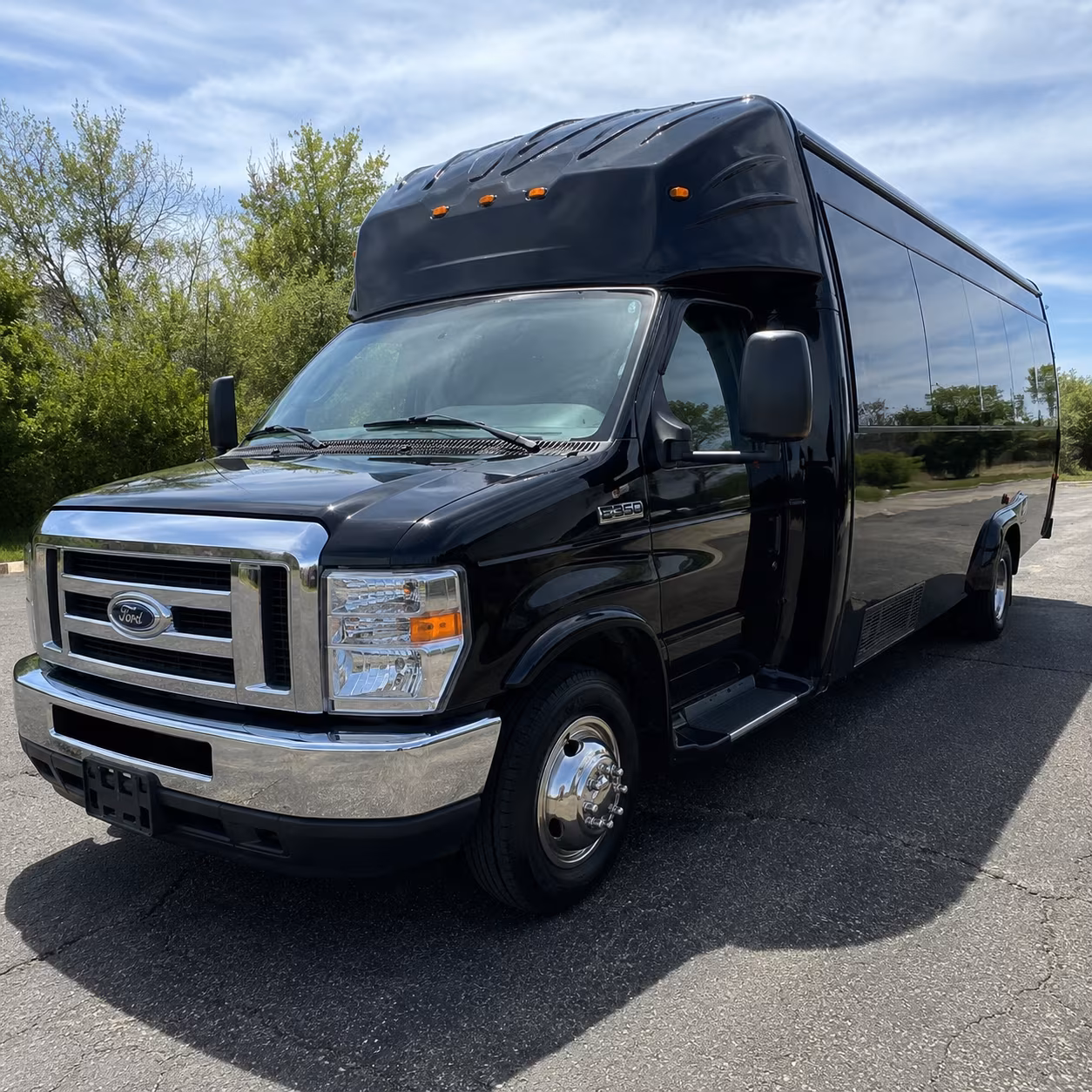 Watertown Winery Tour & Pub Crawl Transportation
